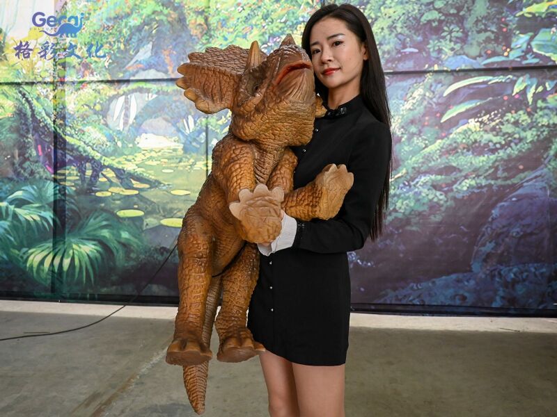 棕色三角龙手偶