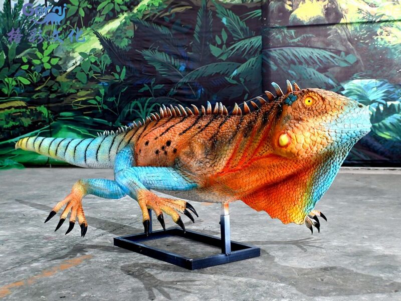 彩色蜥蜴模型