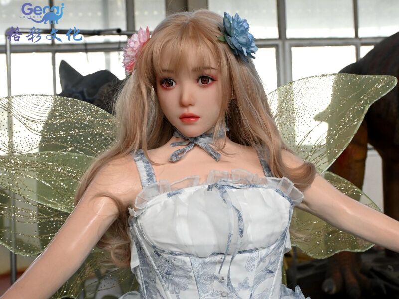 仿真少女人偶模型