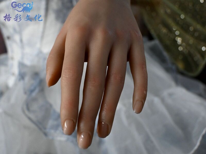 仿真少女人偶模型