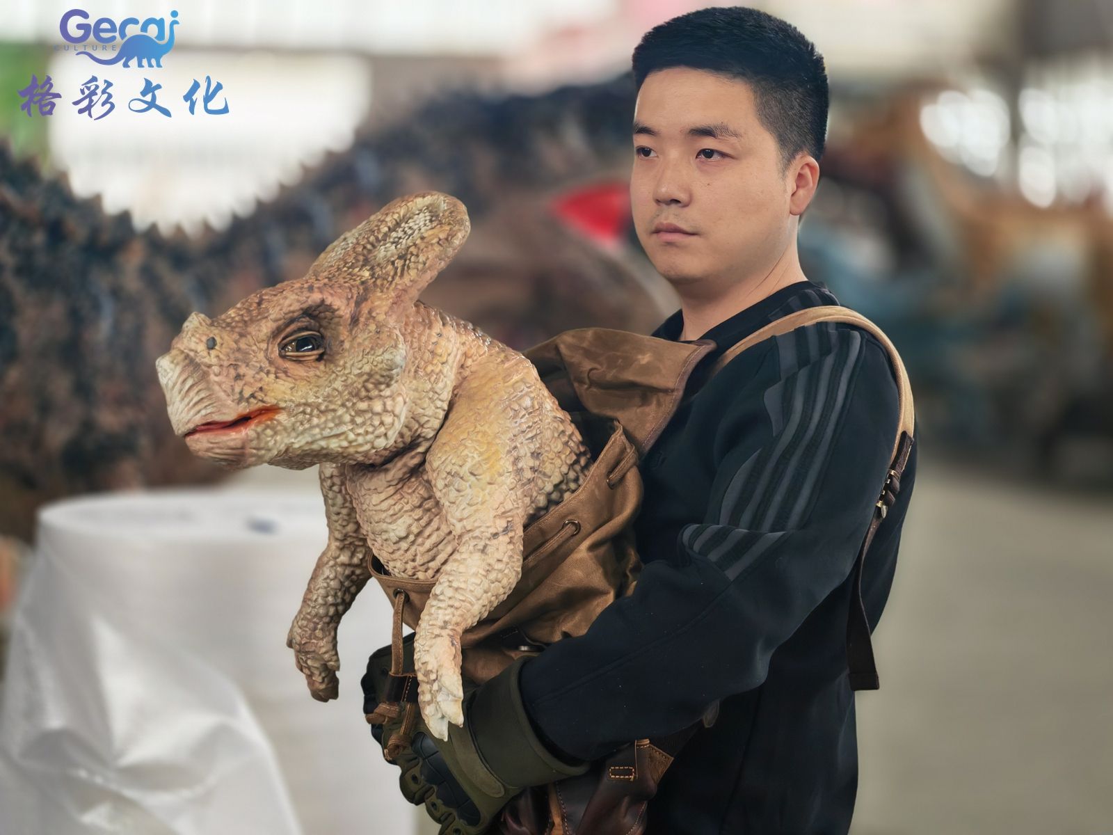 游乐园互动可动恐龙手偶