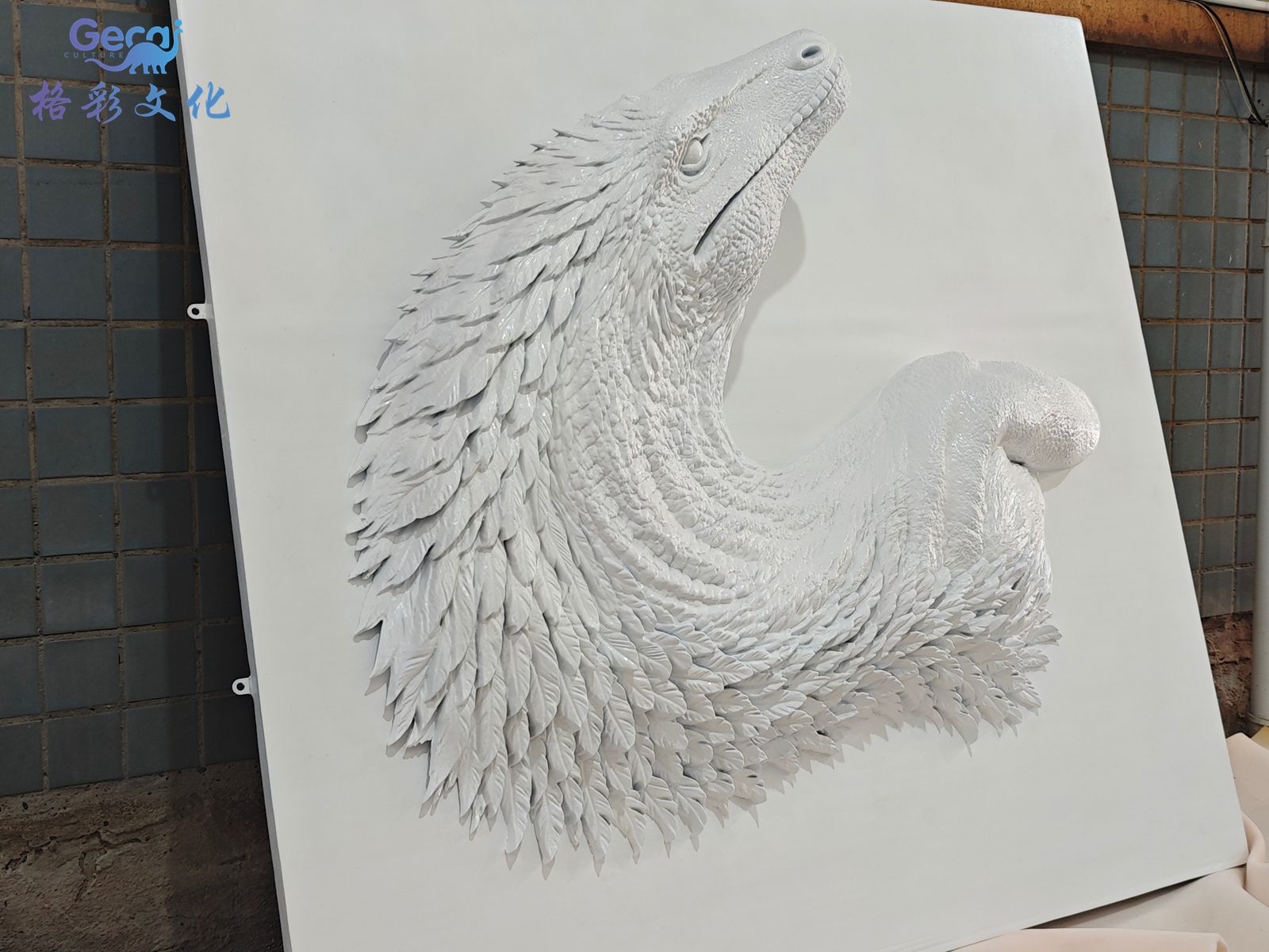 恐龙头部浮雕